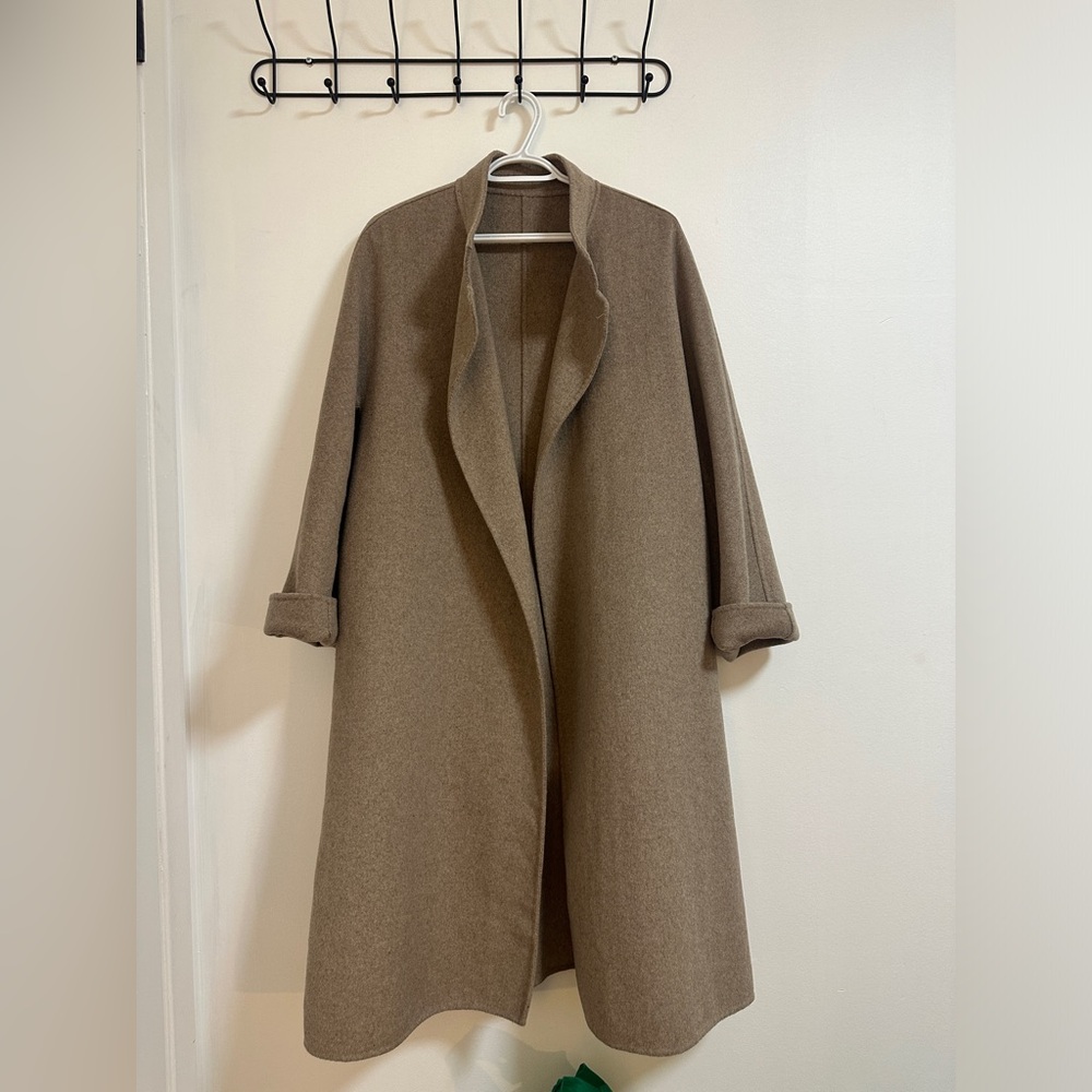 long coat - Picture 2 of 8